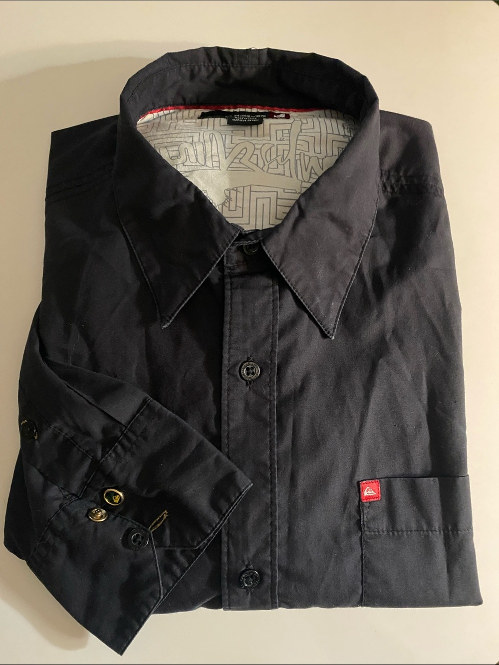 Quiksilver Men's Black Button-Down Casual Shirt with Red Logo Accent Size Large!